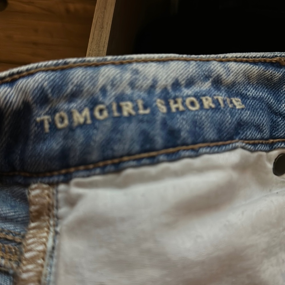 American eagle distressed shorts